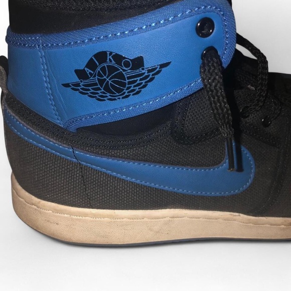 Jordan Black High-Top Sneakers - Picture 5 of 5